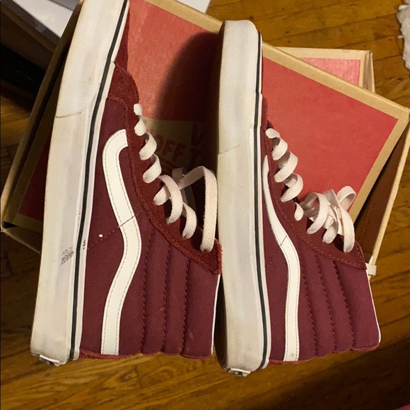 Burgundy vans - Picture 4 of 5